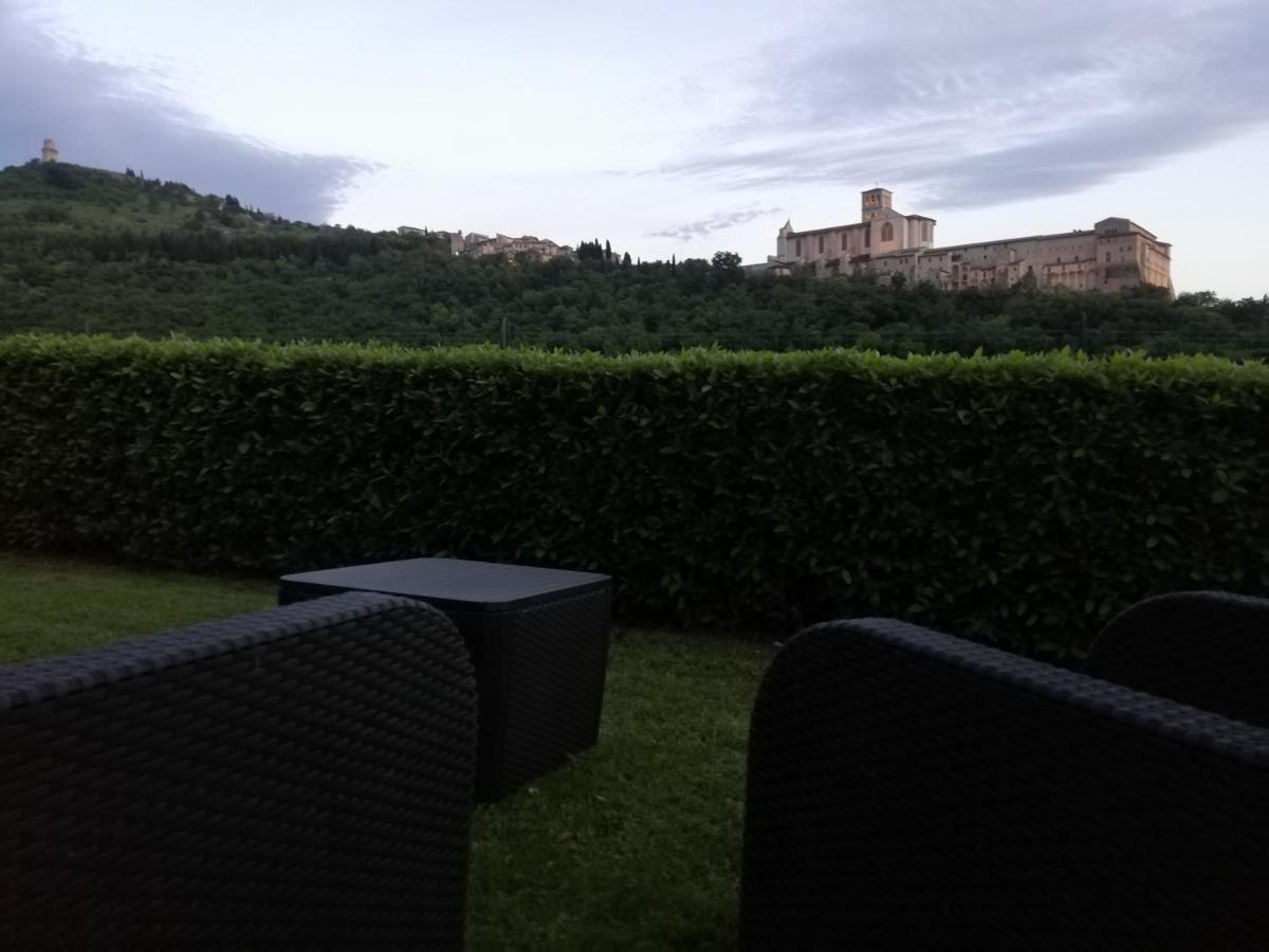 La Casa Tra Gli Ulivi Bed & Breakfast Assisi Exterior foto